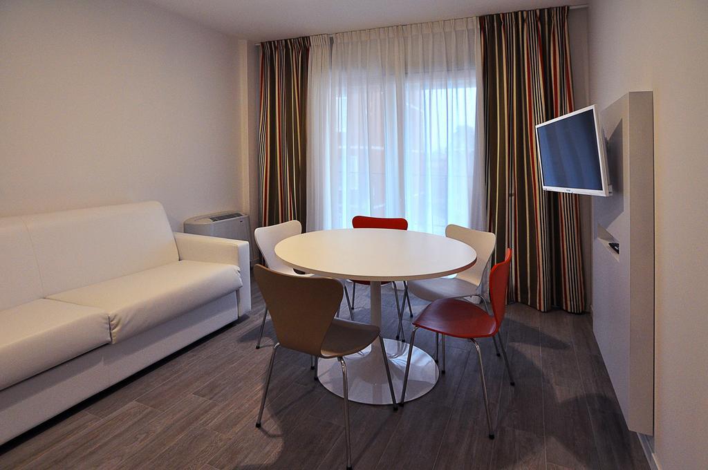 Bb Hotels Aparthotel Arcimboldi Milan Room photo